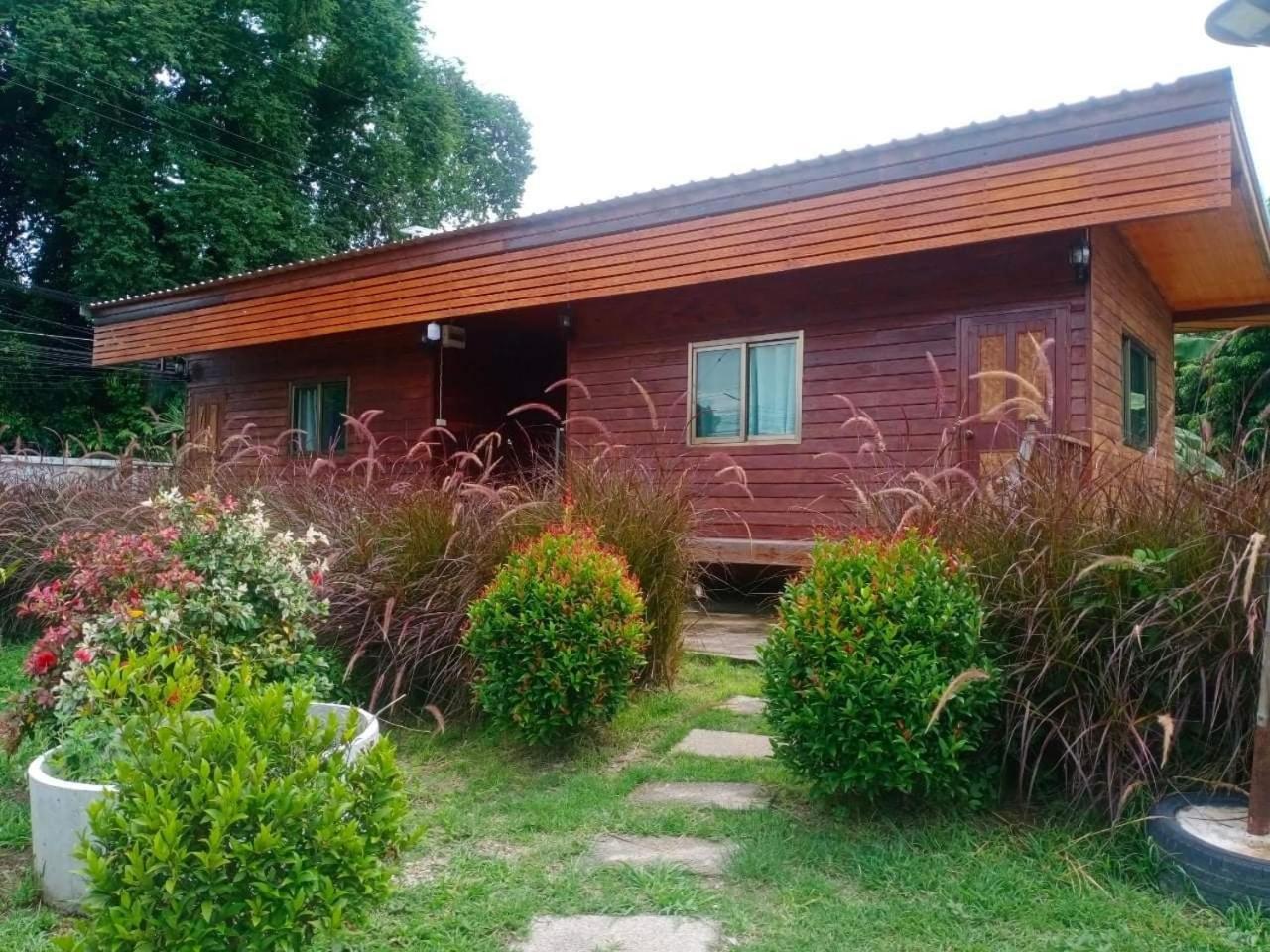 Baan Rabiangdao Uthaithani Uthai Thani Exterior foto